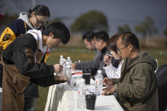 道这场咖啡师职业技能竞赛很精彩pg电子平台超千人参与！六甲街(图3)