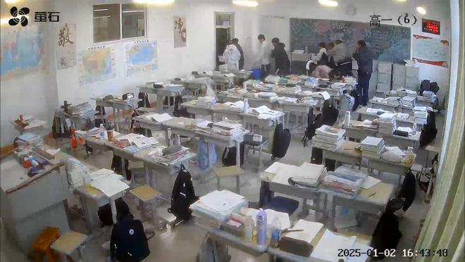学逃生后续来了！网友表示：这嘉奖是不是低了pg电子免费试玩模拟器地震中高中生背起同(图5)