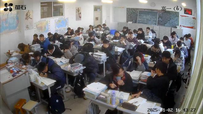 学逃生后续来了！网友表示：这嘉奖是不是低了pg电子免费试玩模拟器地震中高中生背起同(图6)
