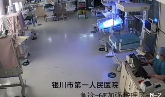 学逃生后续来了！网友表示：这嘉奖是不是低了pg电子免费试玩模拟器地震中高中生背起同(图13)